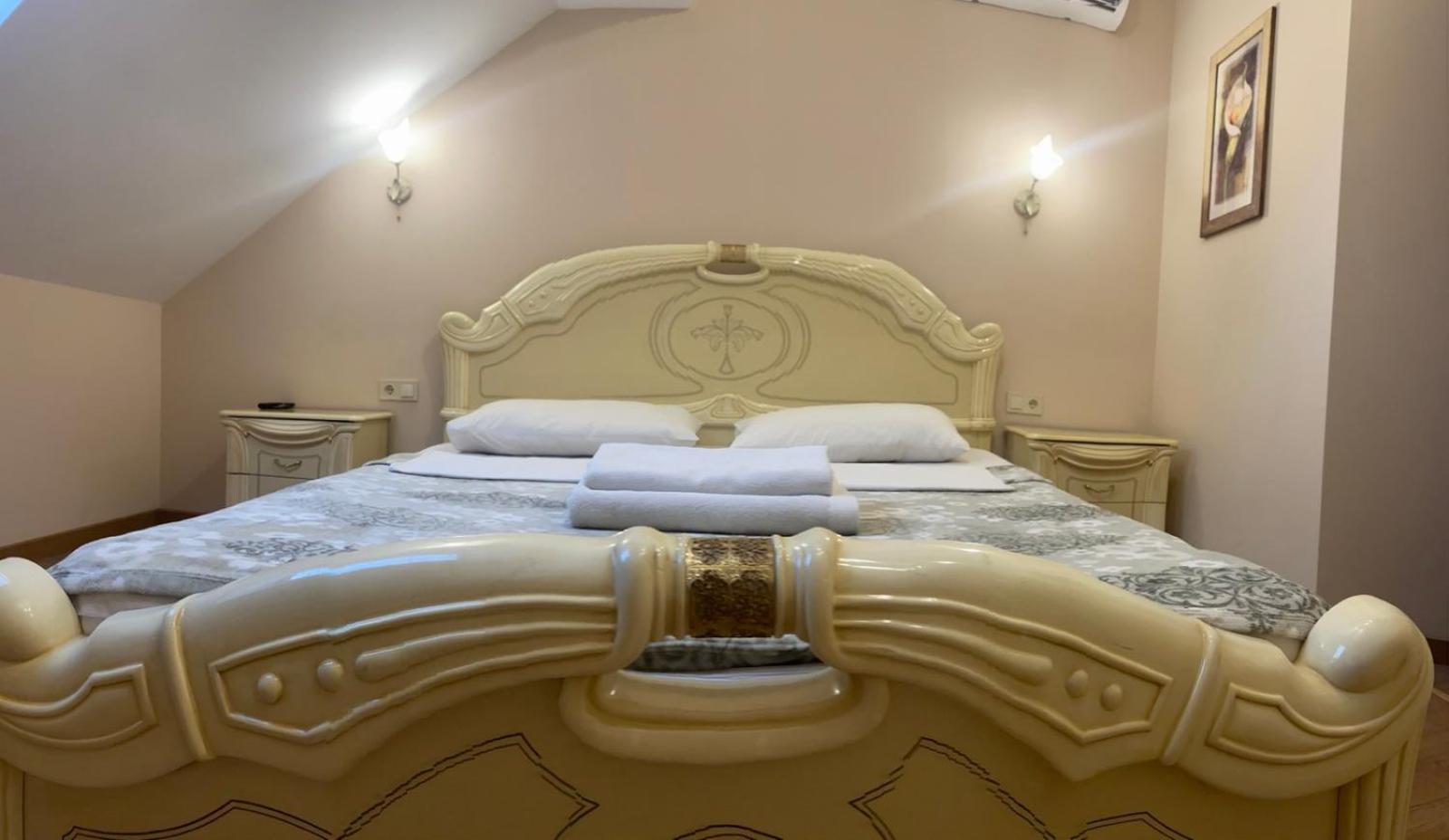 Apart Yaroslava Osmomysla 9 Square - City Center Lviv Exterior photo