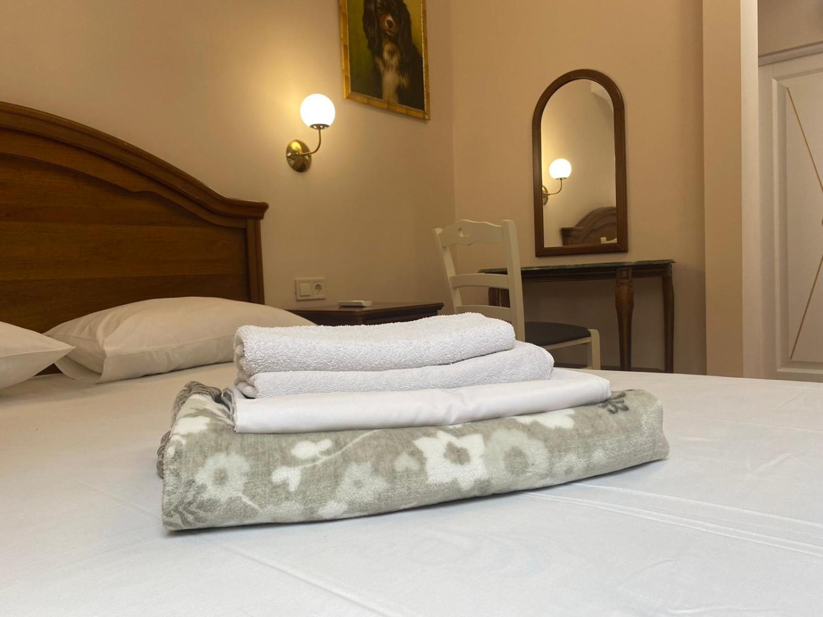 Apart Yaroslava Osmomysla 9 Square - City Center Lviv Room photo